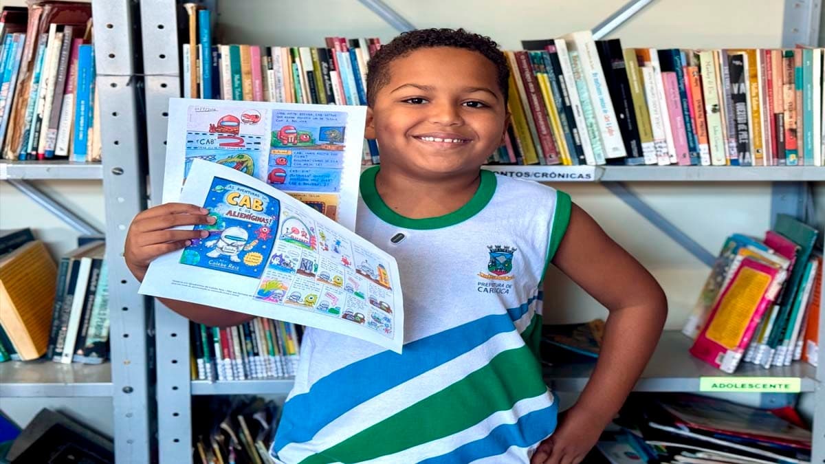 Jovem Gênio dos Quadrinhos Cria Dezenas de Gibis