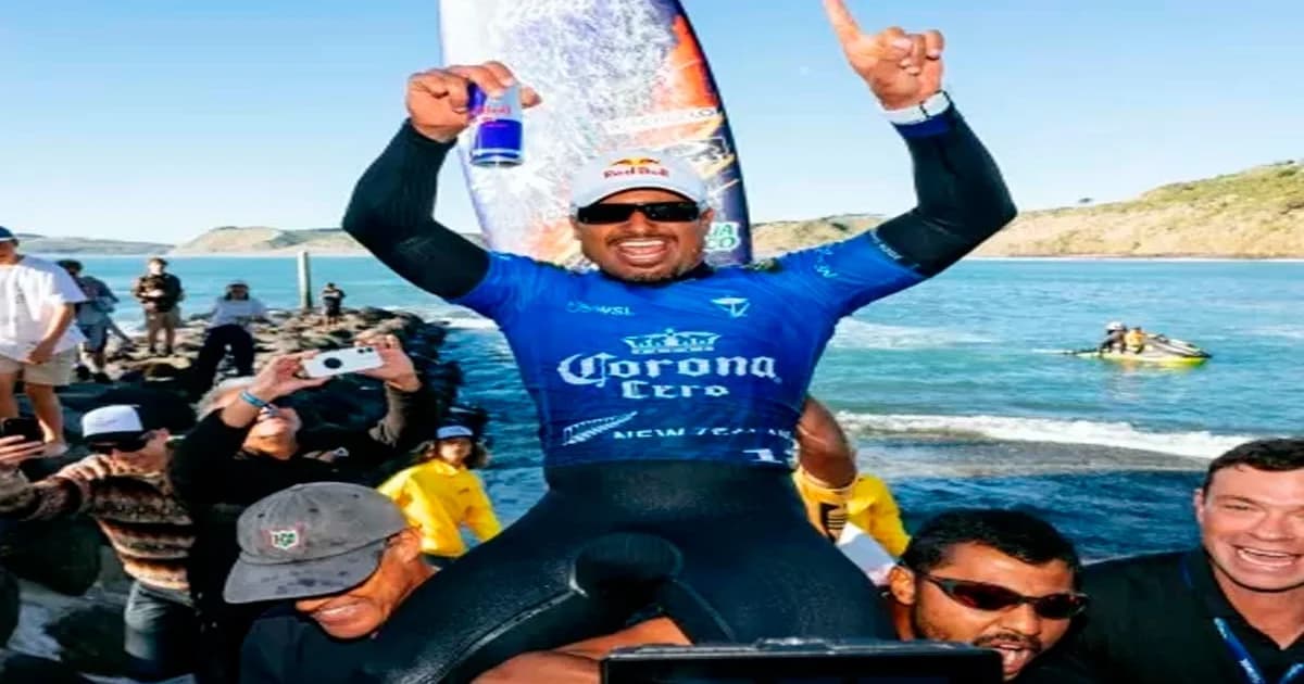 Ítalo Ferreira Tricampeão Mundial da WSL