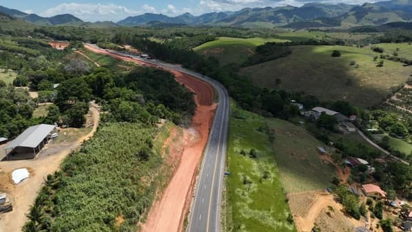 Explosivos Interrompem BR-101 no ES por Uma Hora