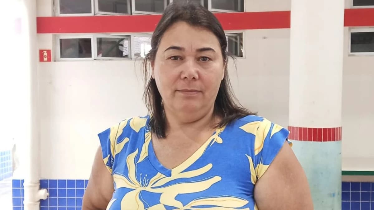 Docente Cruza Rio a Pé Após Queda de Ponte para Chegar ao Trabalho