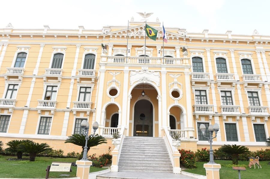 Movimento antecipado, resposta imediata do Palácio Anchieta
