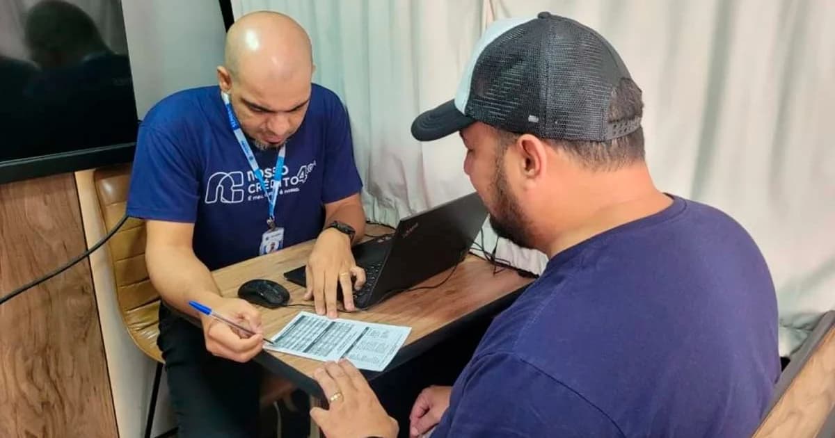 Cachoeiro realiza mutirão na Praça Jerônimo Monteiro para regularizar MEIs