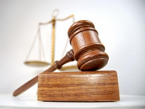 Justiça Condena Homem a Mais de 16 Anos por Tentativa de Feminicídio em Creche