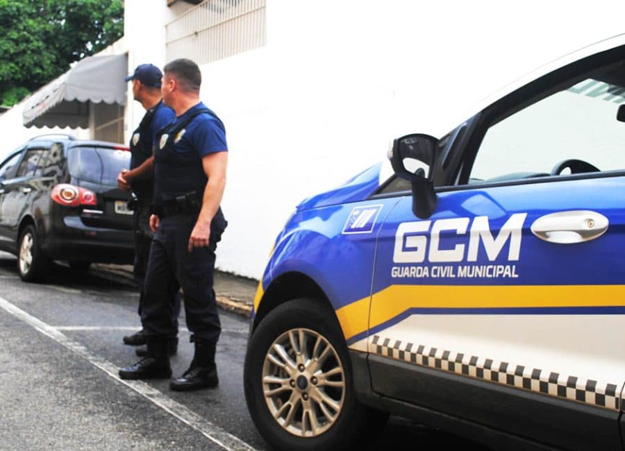 Guarda Civil de Cachoeiro apreende carro com sinais de clonagem