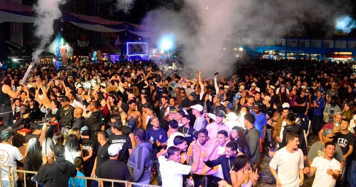 Expo Muniz 2026: Glauco Encanta Multidão em Noite de Celebração