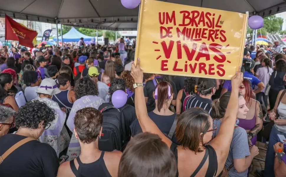 Autonomia Financeira Reina como Prioridade Feminina