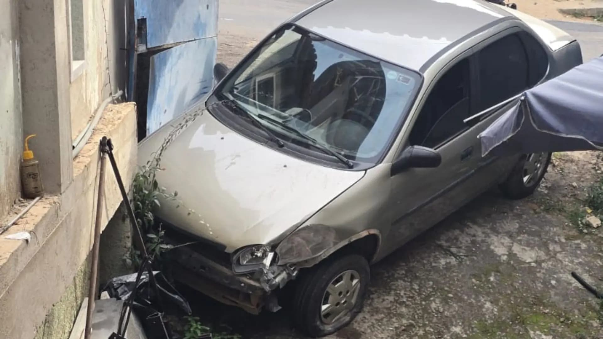 Criança Atropelada em Colisão que Invadiu Residência em Cachoeiro