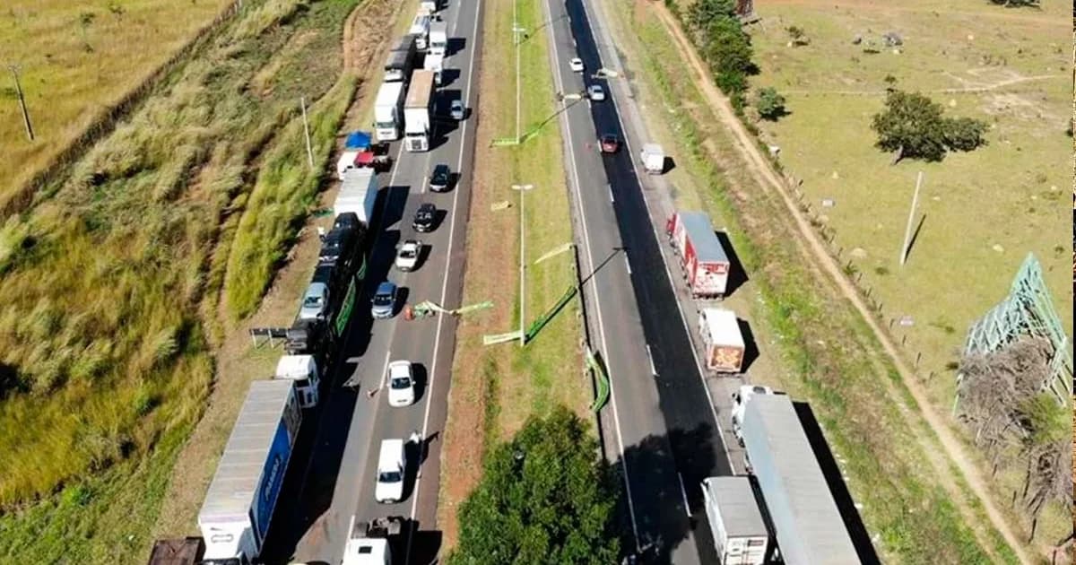 Paralisação Nacional de Caminhoneiros Ameaça Portos