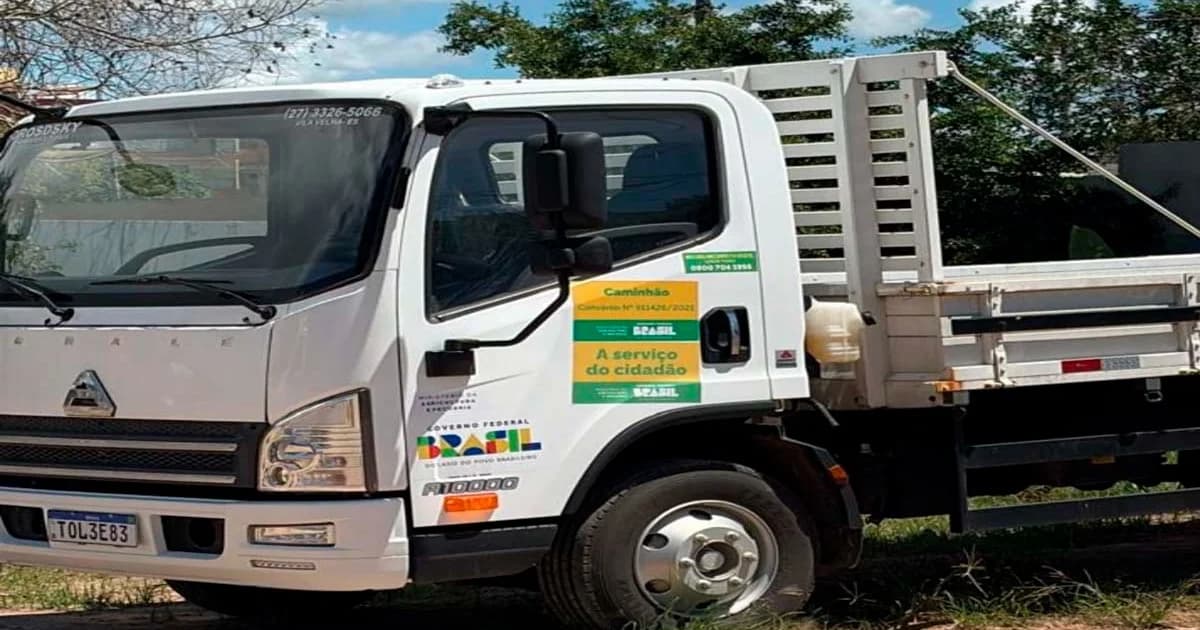 Marataízes entrega caminhão para agricultores da zona rural de Boa Vista do Sul