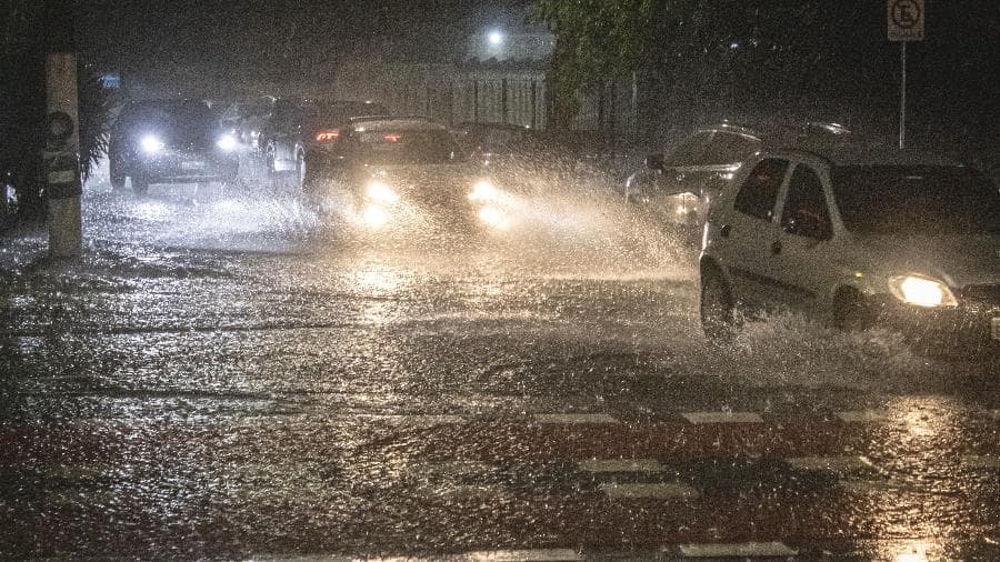 Alerta Máximo: Chuvas e Ventos Fortes Ameaçam Diversas Cidades
