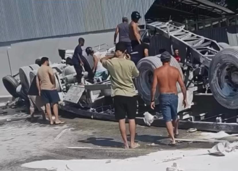 Motorista fica ferido após grave acidente em Gironda, em Cachoeiro de Itapemirim