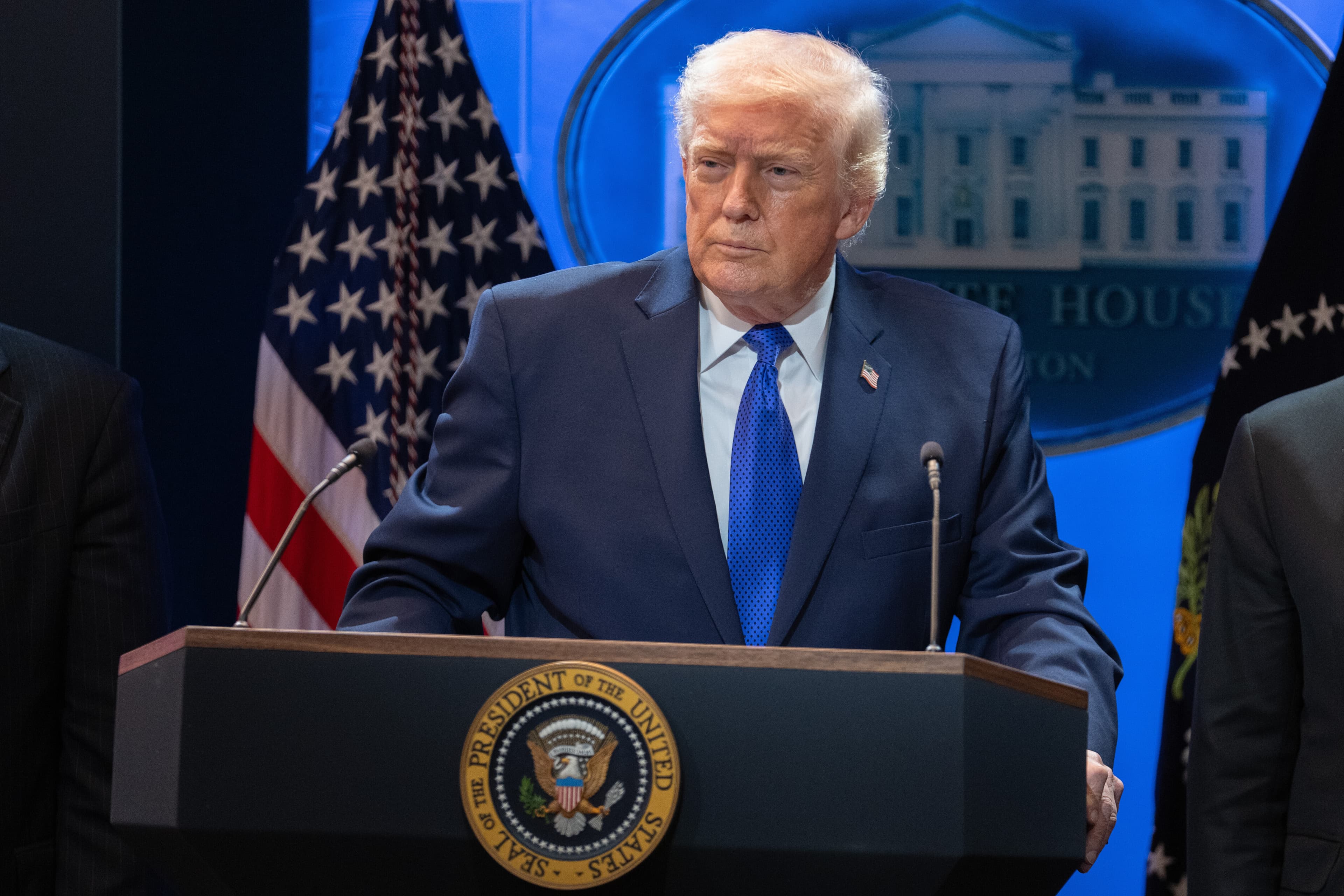 Trump Sinaliza Desescalada em Confronto com Irã