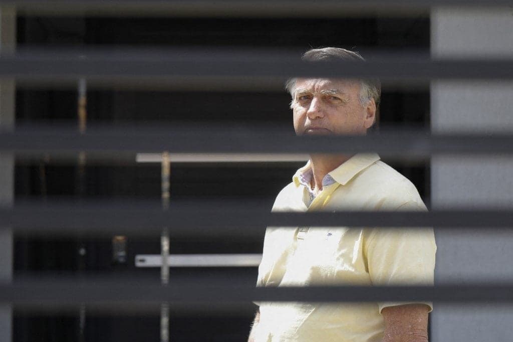 Prisão Domiciliar para Bolsonaro: Decisão Judicial e Estado de Saúde